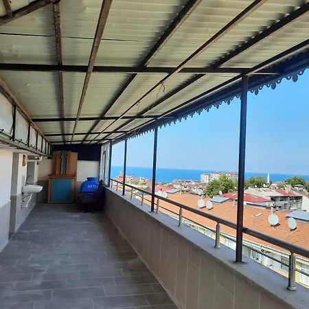 Deniz Manzarali Teras Cati Kati Apartment
